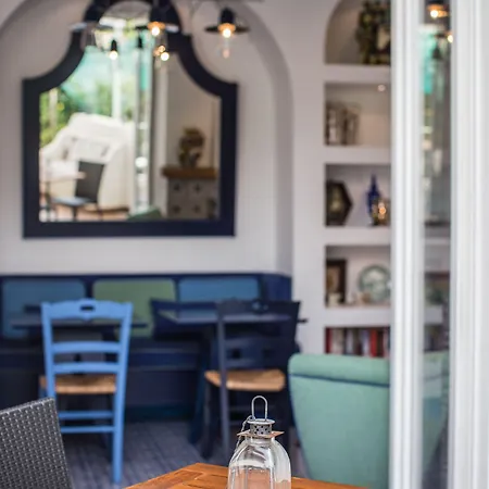 Otel Mignon Meuble