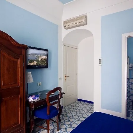 Ξενοδοχείο Mignon Meuble 3*