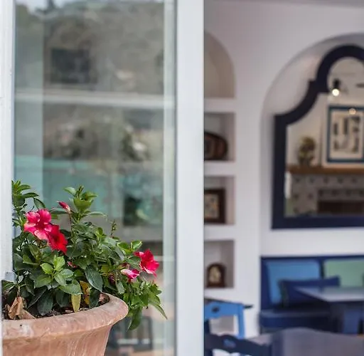 מלון Mignon Meuble 3*